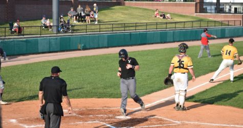 Five-Run Fifth Propels Vikings to Win in Playoff Opener Over Oilmen