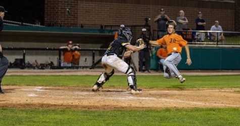 Panthers Pull Away From Oilmen on Thursday